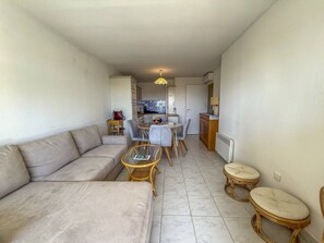 Living area - L'anglade T3 clim, plages à pieds  6P (LE LAVANDOU)