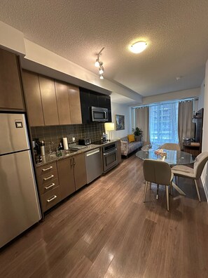 Private kitchen - Midtown executive stay (Toronto)