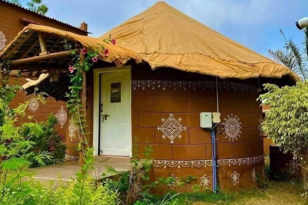 Deluxe Tent | Exterior