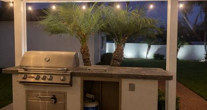 Serene Bungalow • Lush Garden • Prime Location
