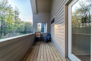 Property grounds - Serene 4BR Home with Spacious Backyard (Charlotte)
