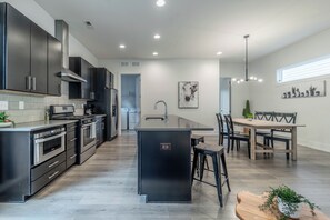 Private kitchen - Serene 4BR Home with Spacious Backyard (Charlotte)