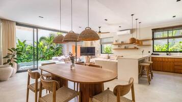 Villa de lujo, 2 habitaciones, alberca privada, vista al jardín | Restaurantes