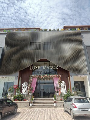 Property entrance - Luxe Manor (Kharar)