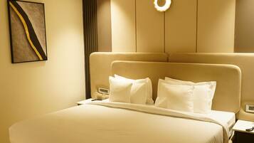 Desk, laptop workspace, free WiFi, bed sheets