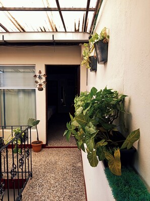 Exterior detail - Emmanuel House GT (Antigua Guatemala)