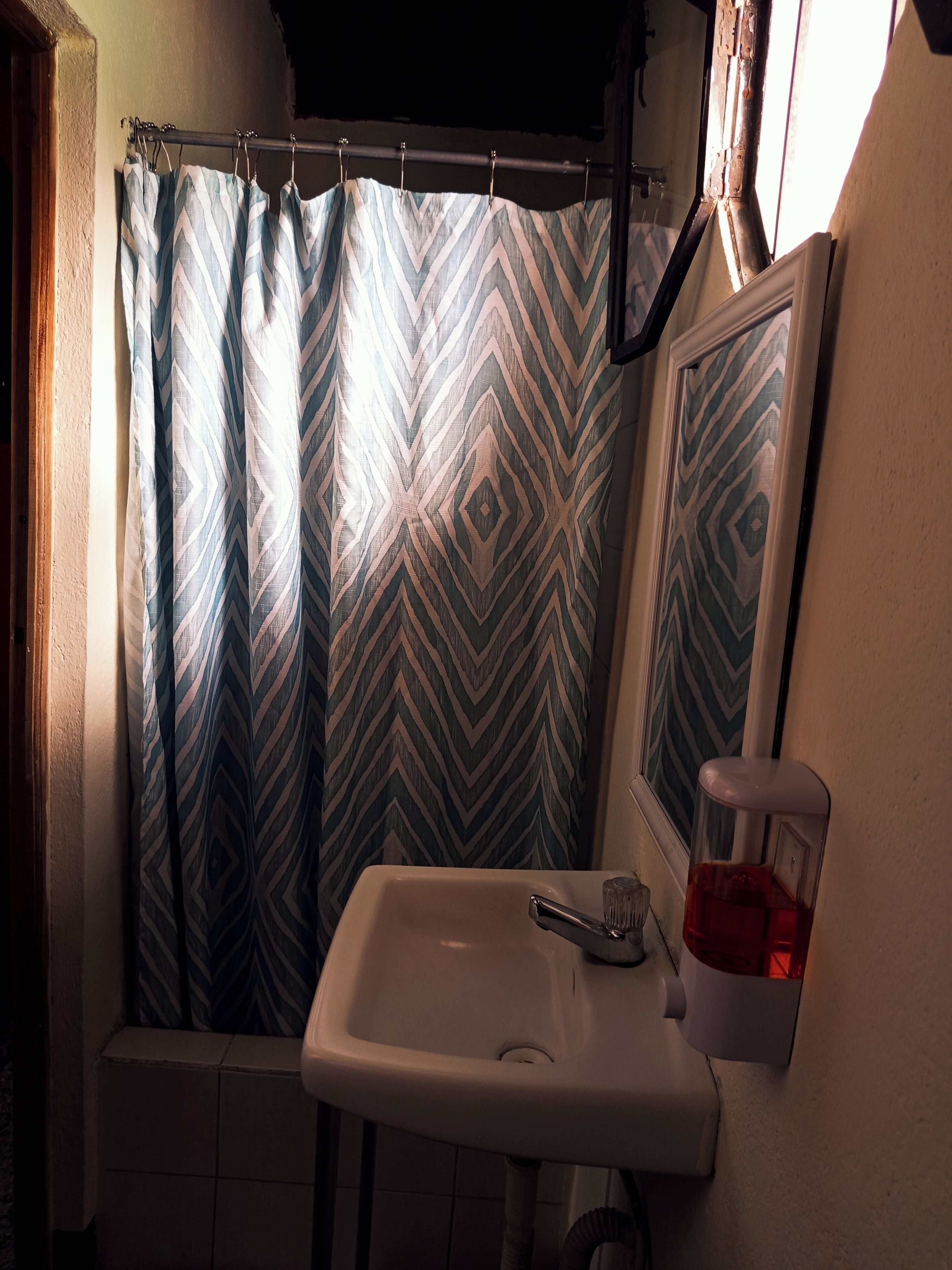 Basic Twin Room, Private Bathroom | Bathroom