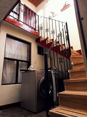 Interior - Emmanuel House GT (Antigua Guatemala)