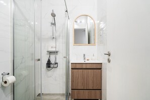 Shower, hair dryer, towels - GuestReady - Cosy studio in vibrant Funchal (Funchal)