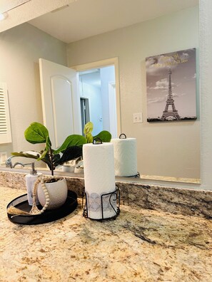 Interior - Charming 3-bedroom house in Houston perfect for your getaway (Houston)