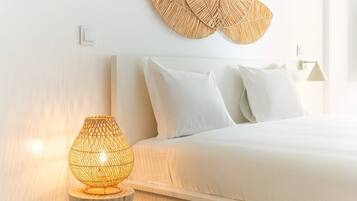 Iron/ironing board, Internet, bed sheets