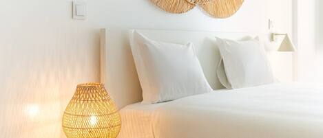 Iron/ironing board, internet, bed sheets