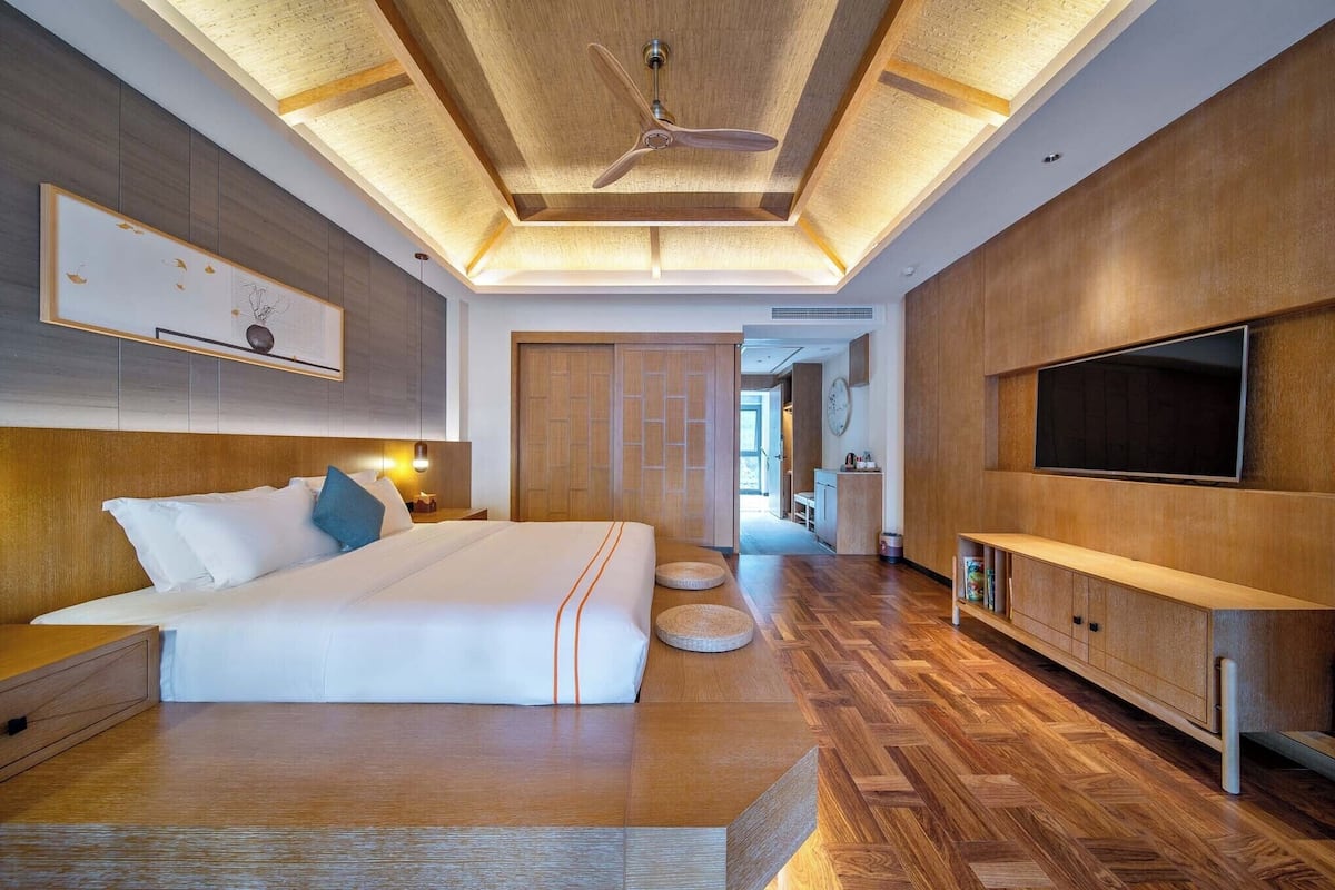 Quarto casal premier, vista para a colina