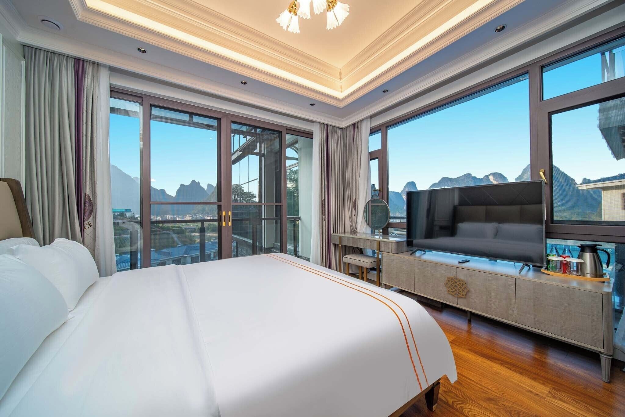 Luxury Villa, Hill View