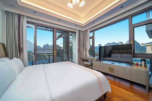 Yangshuo Fadai hot spring luxury hotel