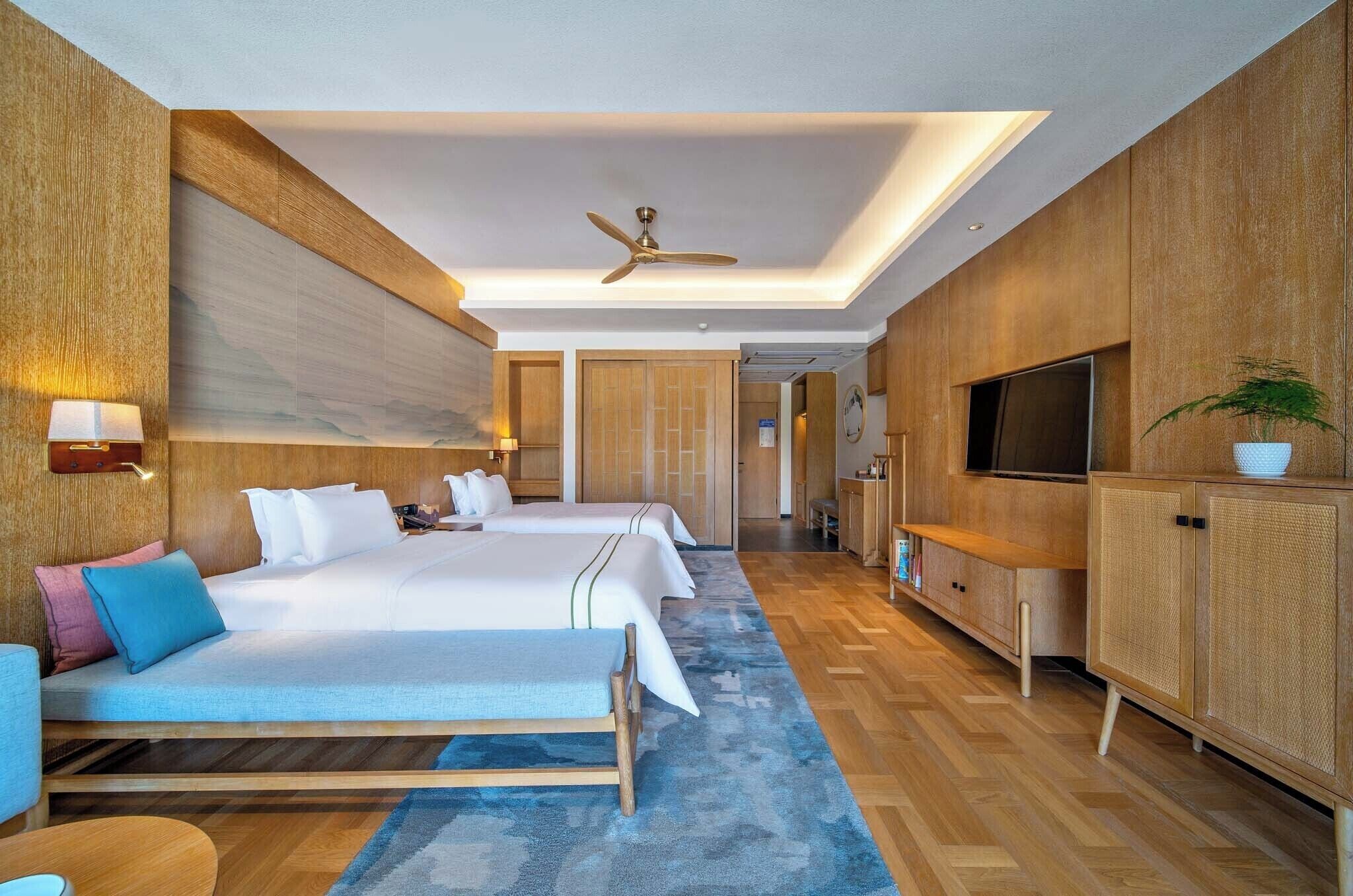 Superior Twin Room, Hill View