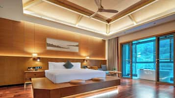 Luxury Suite, Hill View