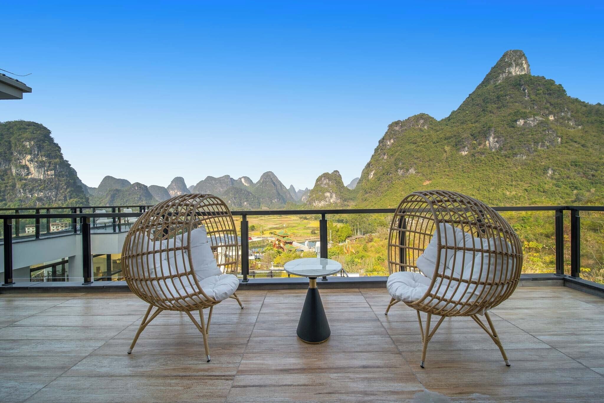 Biệt thự Premier, quang cảnh đồi núi | Hiên