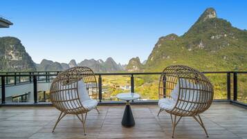 Biệt thự Premier, quang cảnh đồi núi | Hiên