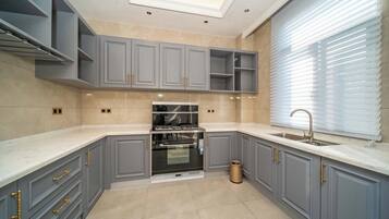 Villa Luxury, vista collina | Cucina privata