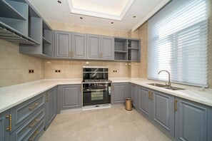 Villa de lujo, vista a la colina | Cocina privada