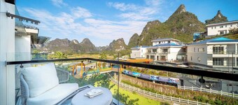 Yangshuo Fadai hot spring luxury hotel