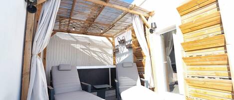 Exclusive Studio Suite, Sea View | Terrace/patio