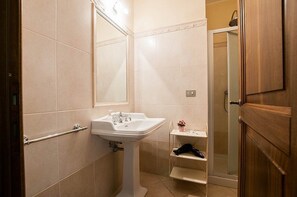 Shower, towels