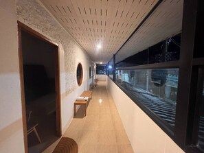 House, 1 Bedroom, Smoking, Balcony | Hallway