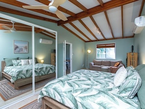3 bedrooms, iron/ironing board, free WiFi, bed sheets - Spacious Beach Retreat (Silver Sands)