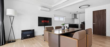 Apartment | Dining