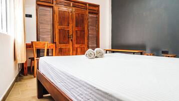 Kahden hengen comfort-huone, 1 keskisuuri parisänky, keittotila