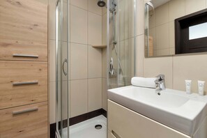 Shower, hair dryer, towels, shampoo - Modern Apartment | Gdansk | Balcony | Parking (Gdańsk)