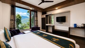 Kamar Premium, pemandangan lembah | Ruang kerja ramah laptop, setrika/meja setrika, dan Wi-Fi gratis