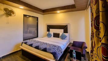 Premium Room, Valley View | Laptop workspace, iron/ironing board, free WiFi, bed sheets