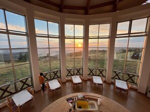 Interior - Lodge Cowbell (Takko)