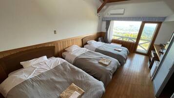 Chambre Triple, balcon, vue montagne