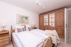 1 bedroom, bed sheets - Vacation apartment with terrace for 2 people (Schönau am Königssee)
