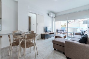 Appartement, balcon, vue mer | Coin séjour