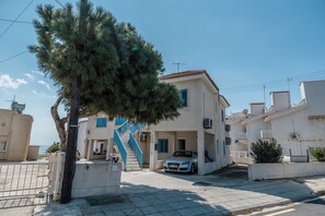 Apartment, Balcony, Sea View | Bahagian luar