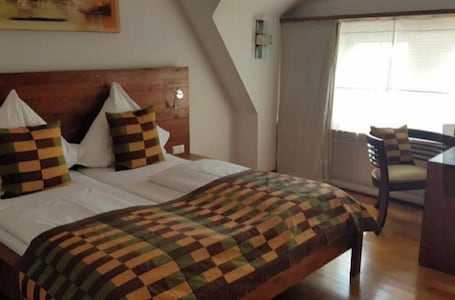 Iron/ironing board, free WiFi. Hotel Nassauer Hof