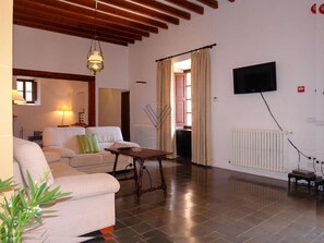 Room - Biniforani Nou 12 pax (Bunyola)