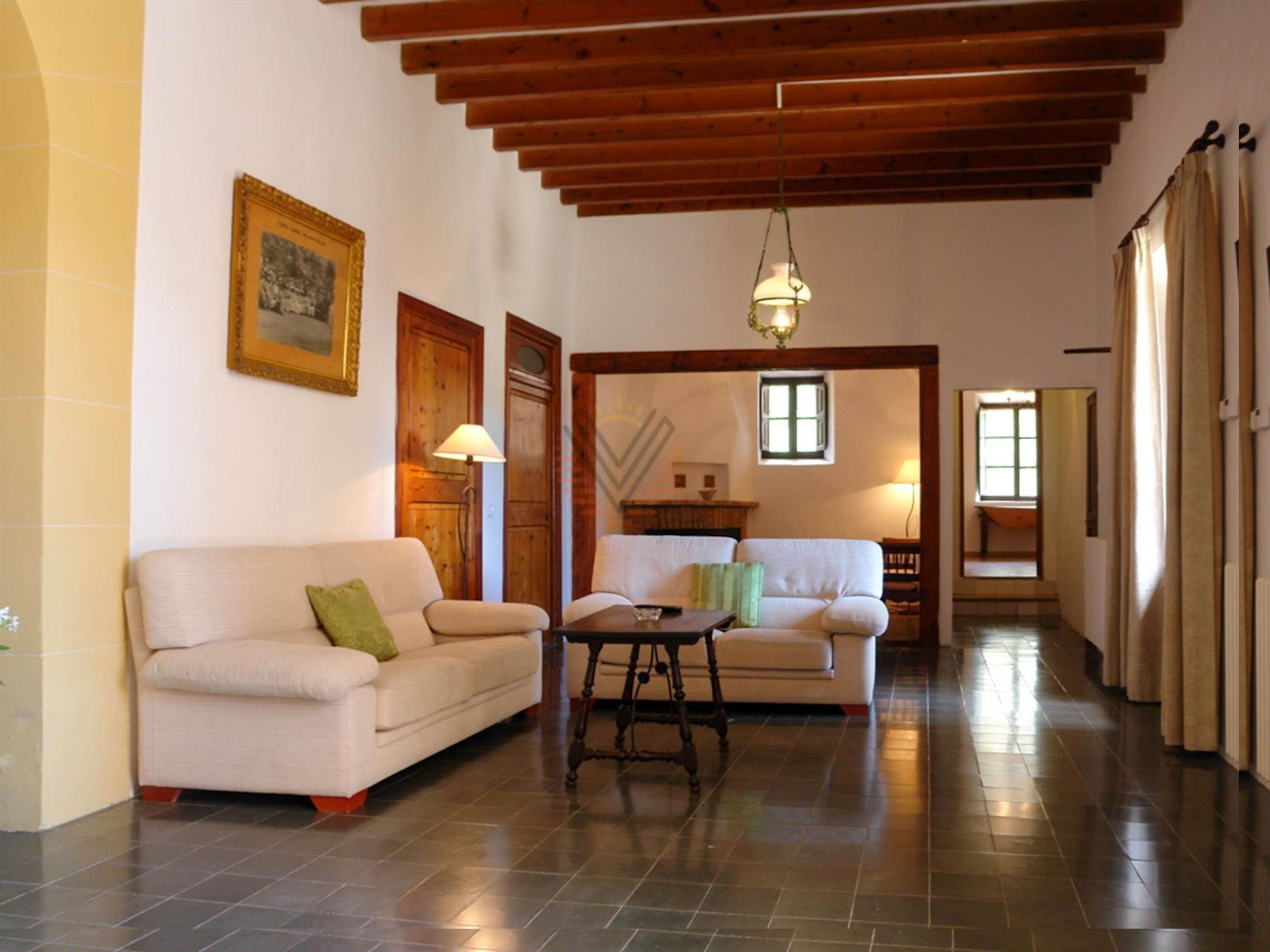 House | 8 bedrooms