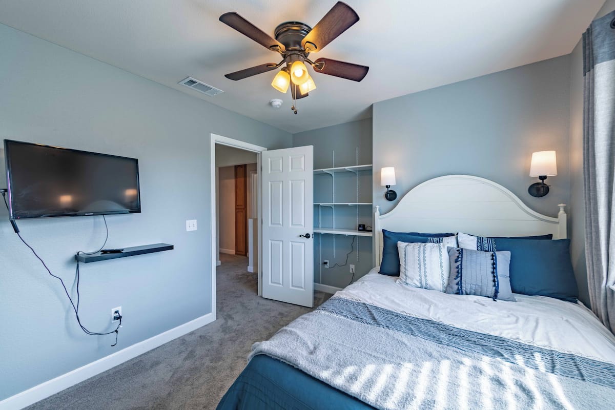 Casa, varias camas, hidromasaje, vista al jardín (Our Place Farmhouse)