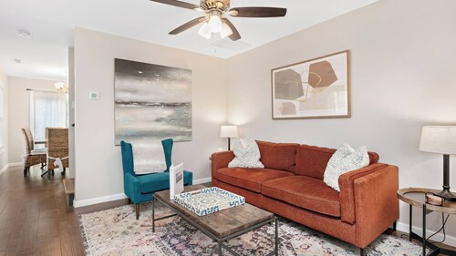 Red Bud Sycamore by Avantstay Custom Group Retreat w/ Patio