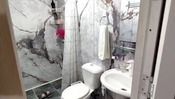 Shared Dormitory, City View | Bathroom