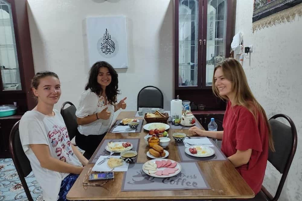 oybek hotel