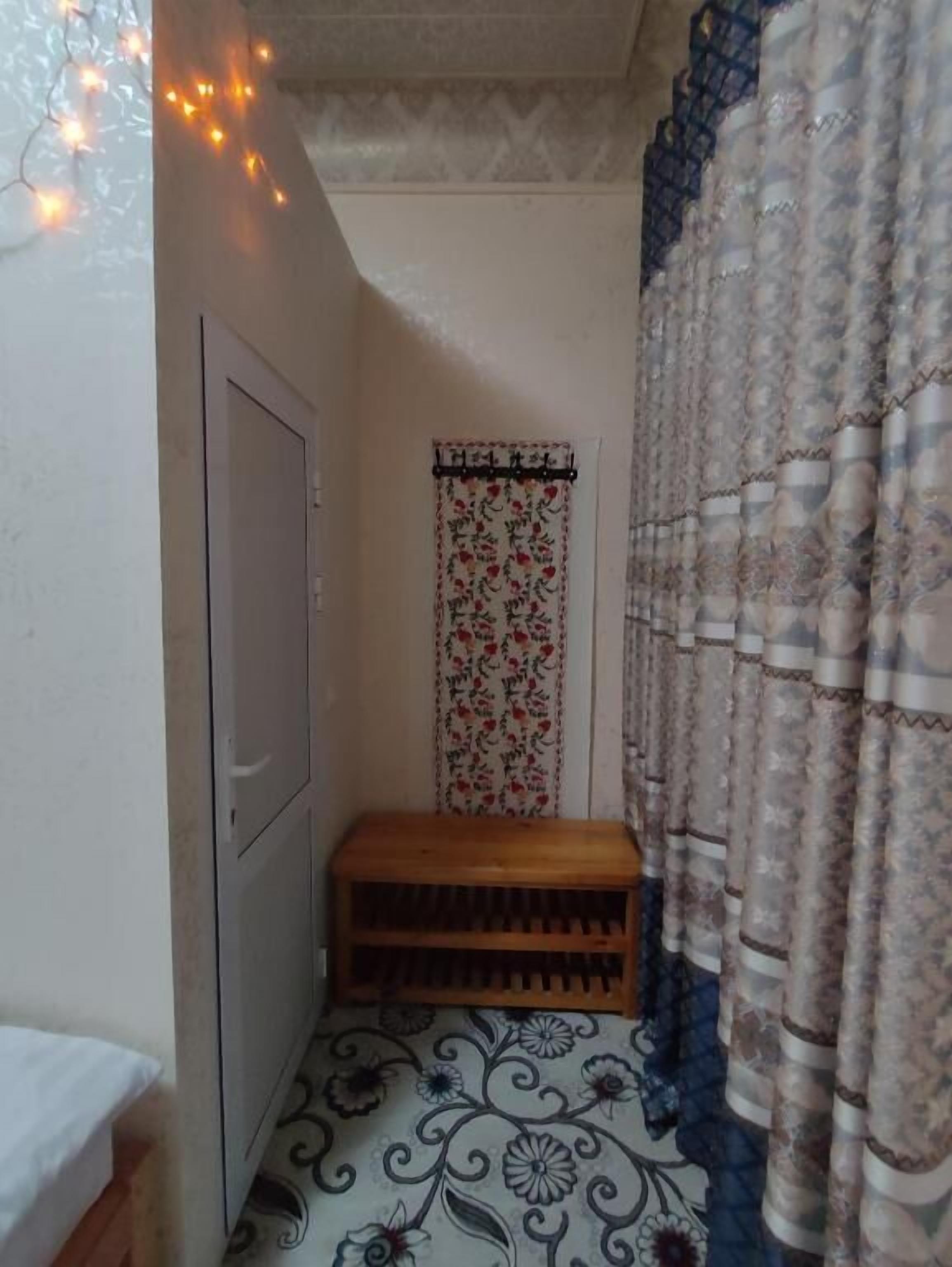 Twin Room, City View | Interior