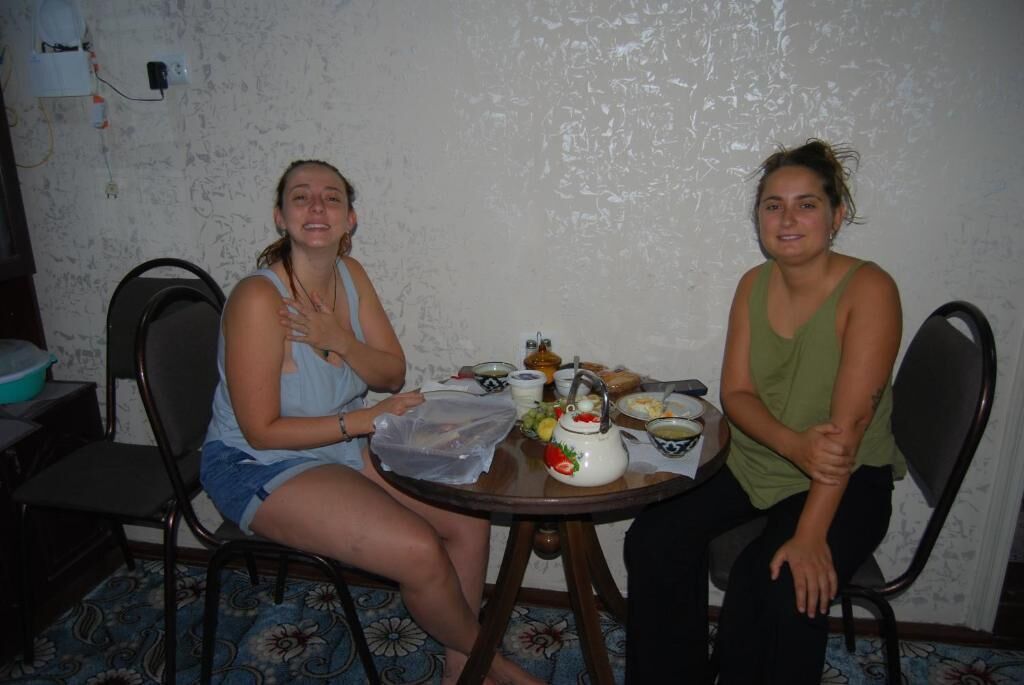 Twin Room, City View | Dining