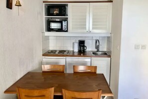 Private kitchen - Homerez - Apartment in Lacanau Ocean (Lacanau)